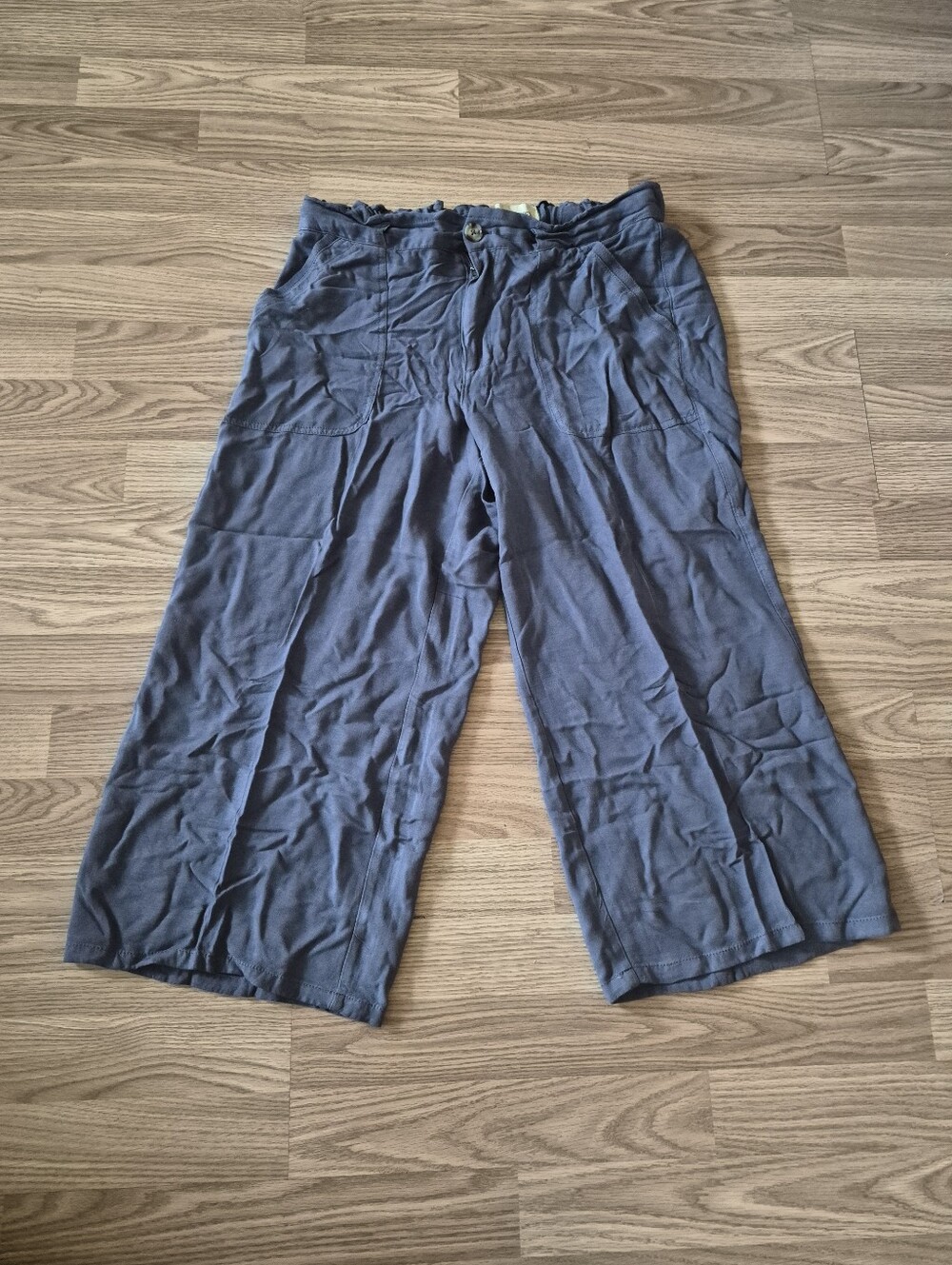 Democracy Women's Blue High Rise Loose Capri Pants